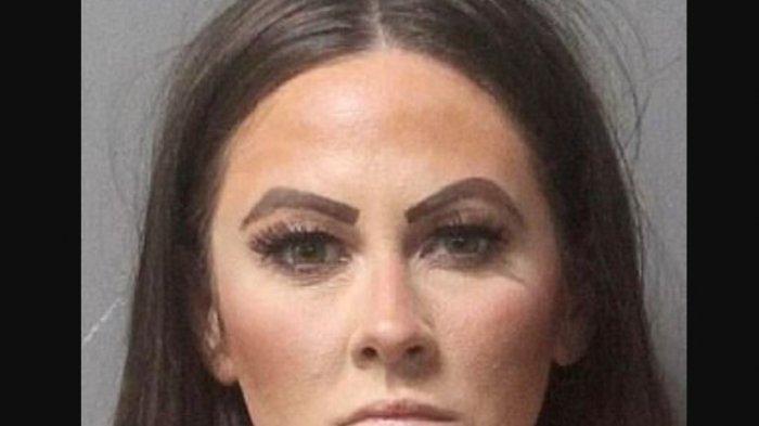 Guru Perempuan Cekoki Siswanya Dengan Miras Dan Ganja, Aksinya Kemudian Buat Dengkul Lemas