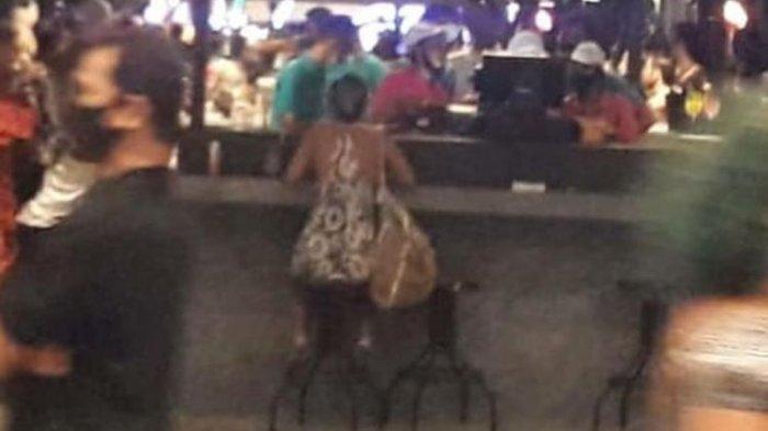 Asyik Party Abaikan Protokol Kesehatan di Bar, Kerumunan Puluhan WNA di Bali Dibubarkan Satpol PP