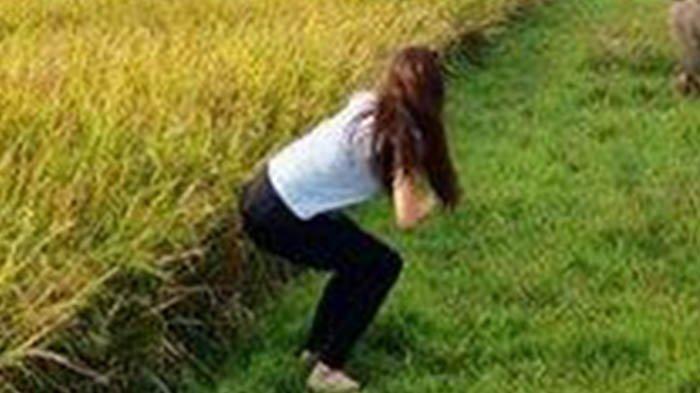 Bikin Malu, Tersorot Senter Suami, Wanita Ini Buru-buru Naikkan Celana, Lalu Kabur dengan Pria Lain