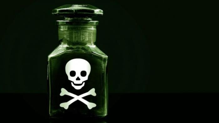 Kisah Cintanya Berakhir, Malam Hari Datangi Rumah Kekasih, Pria Ini Langsung Tenggak Racun Rumput