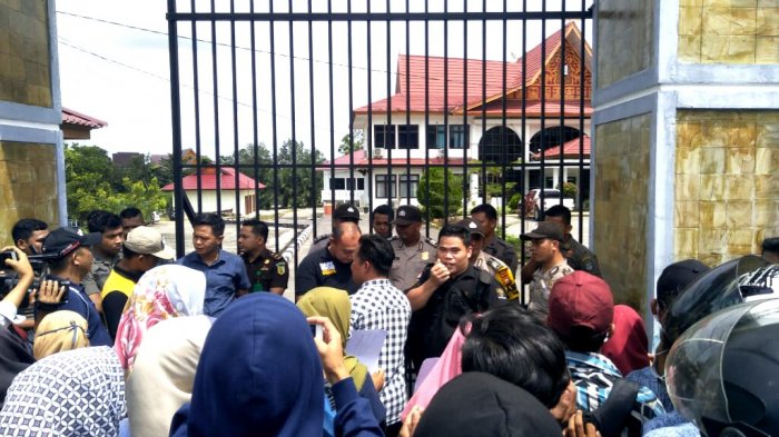 APARAT Gelar Aksi Demo Desak Polres dan Kejari Rohul Periksa Kades Suka Maju Kecamatan Tambusai