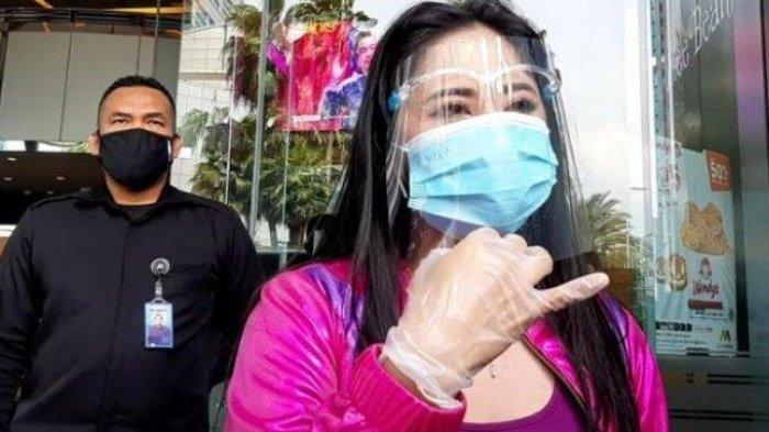 Wajahnya Sempat Memerah, Dewi Perssik Kini Sembuh dari Covid-19 Mengaku Masih Trauma Rasa Sakitnya