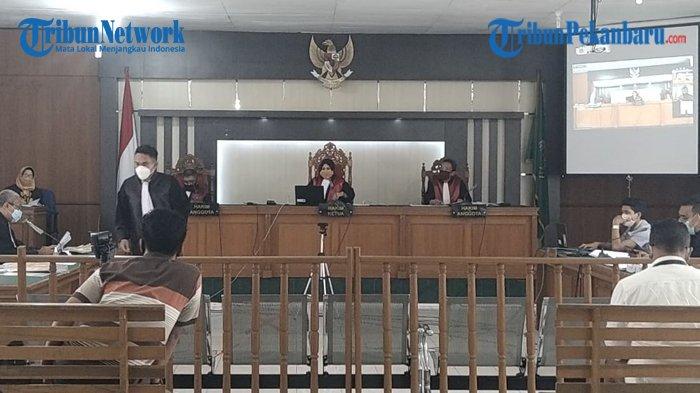 FAKTA Sidang: Adik Kandung Bupati Bengkalis Nonaktif : Simpan Uang Rp 805 Juta di Belakang Lemari