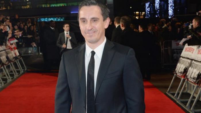 Gary Neville Dituntut Mengundurkan Diri