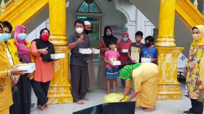 Pakai Duit Pribadi Syamsuar, Ribuan Paket Takjil dan Nasi Dibagikan Golkar Setiap Hari Saat Ramadan