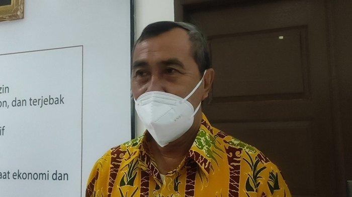 Ikut Vaksinasi, Pulang Bawa Minyak Goreng Gratis dari Syamsuar, Tempatnya di Kantor Golkar Riau