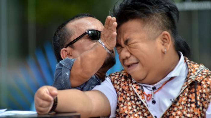 Lama Tak Muncul, Komedian Hendrik Ceper Dikabarkan Mengalami Koma