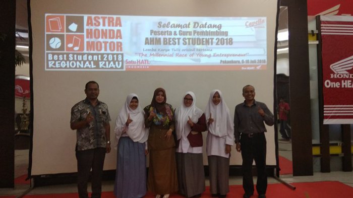 'Keripik Labu Cino' Siti Minarda Jadi yang Terbaik AHM Best Student  2018