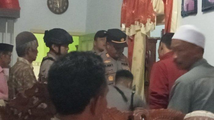 Dobrak Pintu Kamar Tengah Malam, Ayah Kaget Anaknya Usia 6 Tahun Tewas Digorok Sang Istri