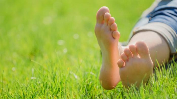 Kaki Anda Bau? Coba Cara Ini dan Tak Perlu Khawatir Lagi di Tempat Ramai saat Harus Buka Sepatu