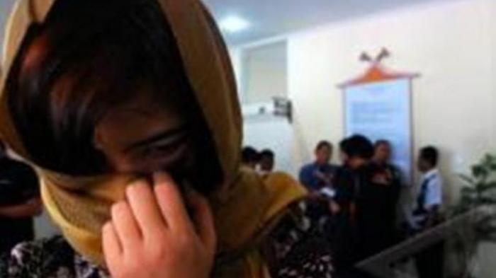 Kemaluan Ustaz Ini Dielus-elus Dua Gadis Belia Saat Mandi Kembang Demi Ilmu Kebatinan