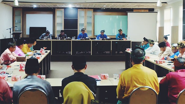 Bupati Inhil Berencana Panggil Pengusaha, Sikapi Anjloknya Harga Kelapa