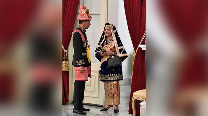 Pakai Baju Adat Koto Gadang, Penampilan Iriana Jokowi Saat Upacara HUT RI ke 73 Curi Perhatian