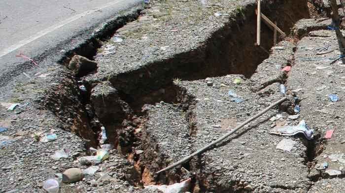 Tanah Jadi Lunak dan Turun, Jalan Lintas Sumbar-Riau di Pangkalan Terancam Putus