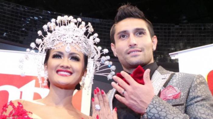 Gaston Tak Kunjung Ziarah ke Makam Julia Perez, Ini Reaksi Keluarga Jupe