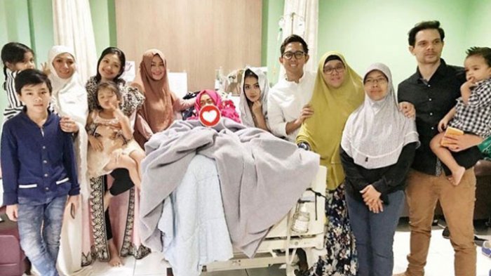 Netizen Doakan Julia Perez Semoga Khusnul Khotimah