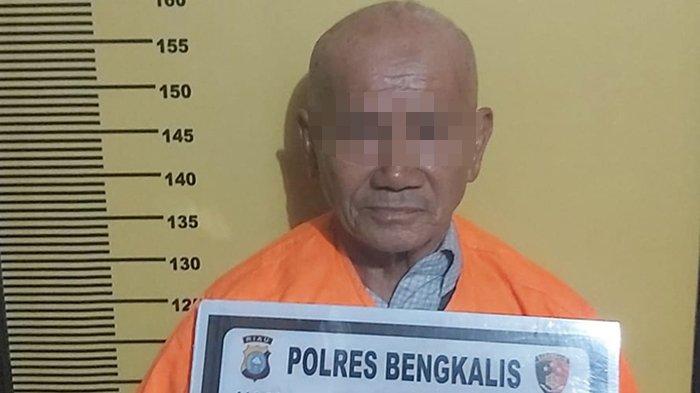 Kakek 74 Tahun di Bengkalis Jadi Pengedar Narkoba, Sempat Buang Barang Bukti Saat Diciduk Polisi