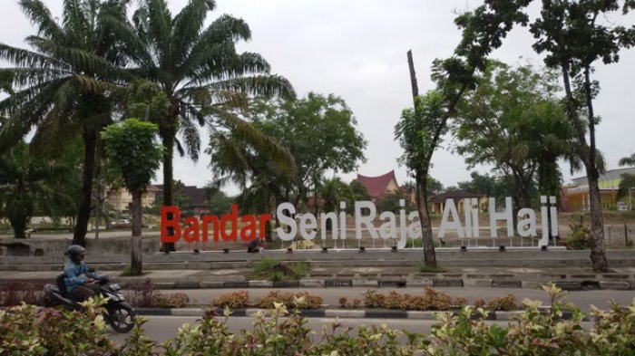 Kawasan Bandar Seni Raja Ali Haji di Purna MTQ Jalan Jenderal Sudirman.