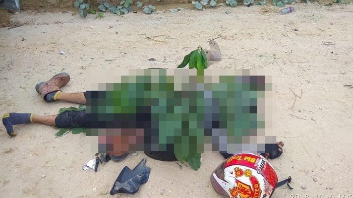 Dahului Truk Balak untuk Hindari Debu, Dua Pengendara Motor Meregang Nyawa di Jalan Koridor Langgam - kecelakaan-di-langgam_20181007_153035.jpg