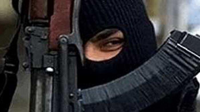 Ketua Bawaslu Riau Diteror, Dibuntuti Pria Berpakaian Serba Hitam dan Diancam Ormas Underbow Partai