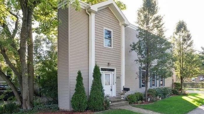 Kok Bisa Rumah Tipis ini Dijual Seharga Rp 3,9 M? Ternyata Ini yang Bikin Orang-orang Akan Melongo