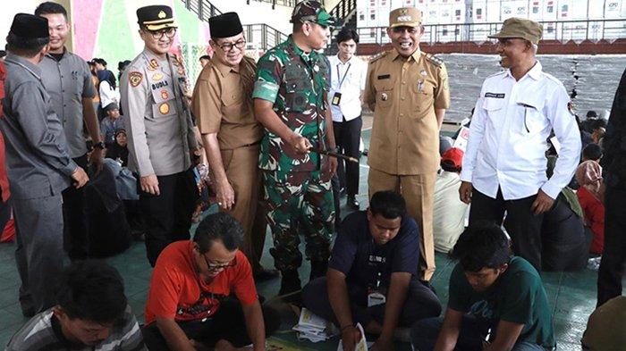 KPU Inhil Mulai Proses Pelipatan Surat Suara Pemilu 2024, Petugas Pelipat Diawasi Ketat
