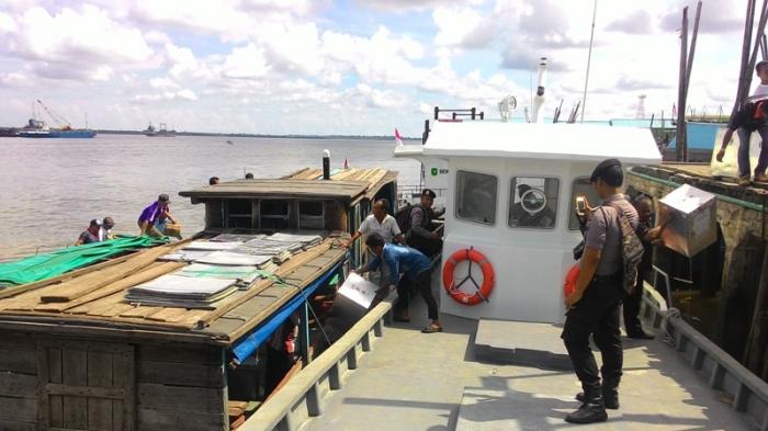 Penyaluran Logistik ke Kelurahan Batu Teritip Gunakan Speed Boat