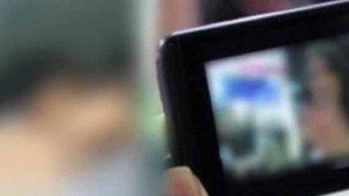 DARURAT Penggunaan HP: Bocah 16 Tahun Tiap Hari Nonton Film Dewasa, Pria & Wanita Pun Jadi Korban