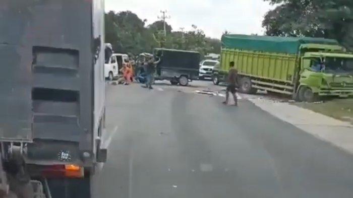 Mobil L300 Tabrak Truk Fuso di Jalintim Pelalawan, Sopir dan Penumpang Luka-luka