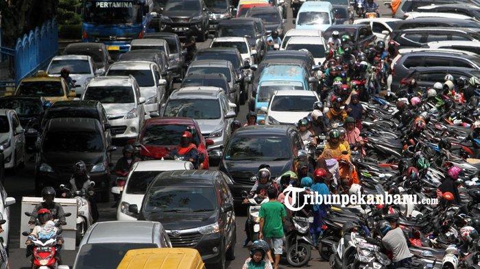 Jelang Lebaran, DPRD Pekanbaru Minta Dishub Tertibkan Parkir Ilegal di Pusat Perbelanjaan
