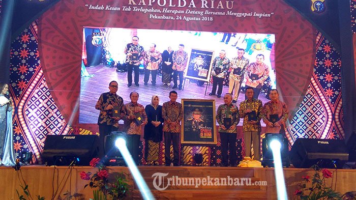 11 Bulan Bertugas di Riau, Irjen Nandang Hasilkan Sebuah Buku