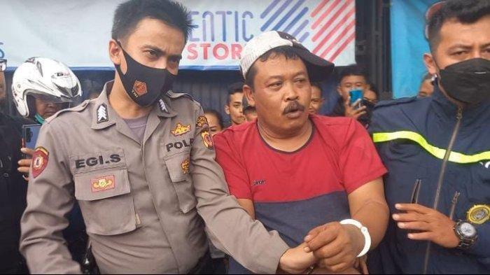 Sedang di Kampung Pemilik Rumah Pantau CCTV, Kaget Lihat Maling Beraksi Langsung Telpon Pak RT