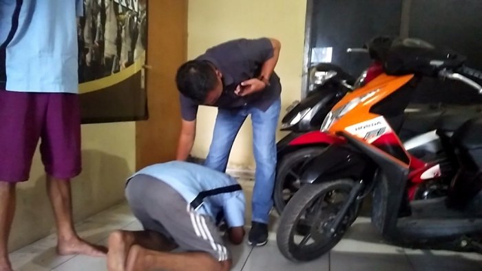 Sandiwara 2 Bocah Ini Coba Kelabui Polisi, Berlagak Anak Baik-baik sampai Sungkeman dan Cium Tangan