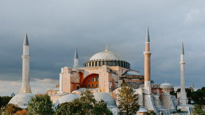 Diundang Erdogan, Begini Sosok Pelantun Al Quran Asal Aceh di Hagia Sophia Begitu Jadi Masjid