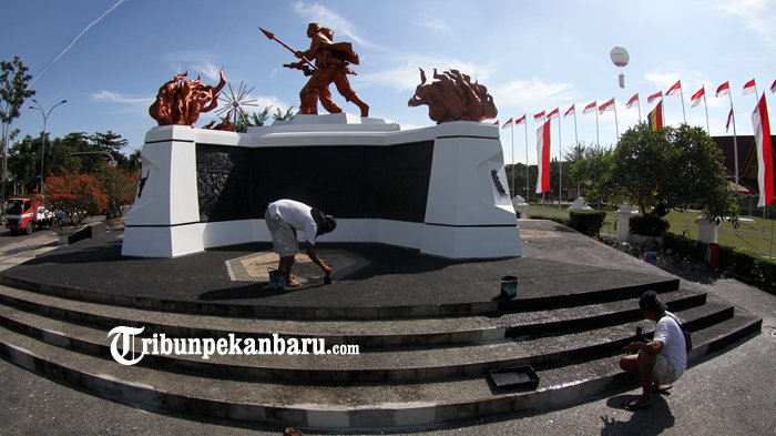 FOTO: Mengecat Monumen Perjuangan Pekanbaru - monumen-perjuangan-jalan-diponegoro_20180813_150752.jpg