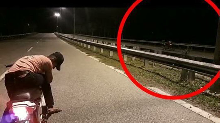 Bikin Merinding! Tak Sengaja Terekam, Sepeda Motor Berjalan Tanpa Orang di Atasnya, Benarkah?