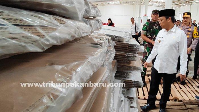 KPU Pekanbaru Pastikan Bilik Suara dan Kotak Suara Untuk TPS Pemilu 2024 Sudah Lengkap