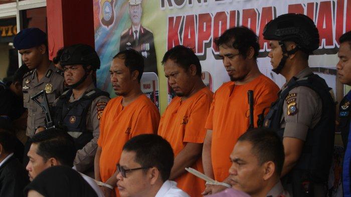 FOTO: Pengungkapan Kasus Kepemilikan 37 Kg Sabu, 75 Ribu Pil Ekstasi dan 10 Ribu Pil Happy - musnah-sabu5.jpg