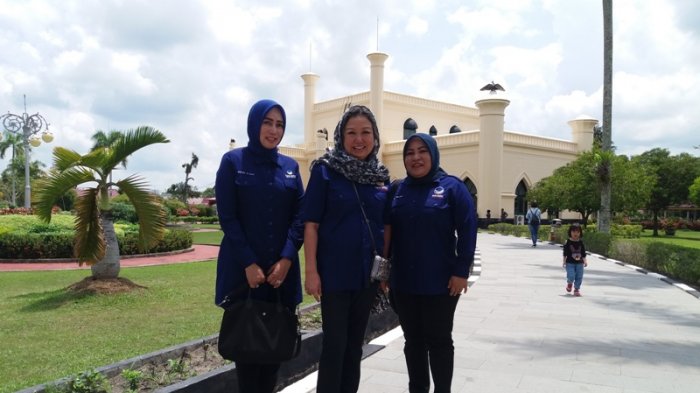Ketua DPP NasDem Jeannette Kunjungi Istana Siak, Tertarik Lihat Peninggalan Ini