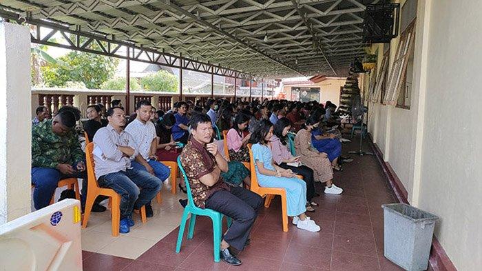 Jemaat Membludak Ramaikan Perayaan Natal Gereja HKBP Bengkalis, Tahun Lalu Sepi Dilanda Pandemi