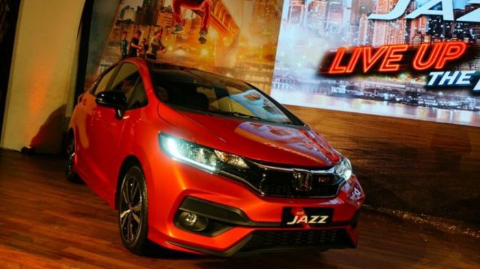 Pemenang Grand Prize Belanja Hoki MP dapat Mobil Honda Jazz