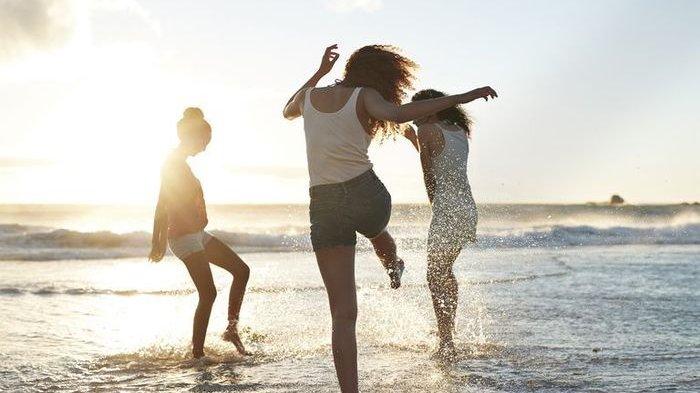 Zodiak Besok Minggu 2 Juli 2023: Perjalanan Capricorn yang Menyenangkan Bersama Teman