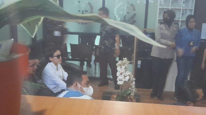 Dari Rutan Nikita Mirzani Dilarikan ke RS Bhayangkara Polda Banten, Kini Jalani Perawatan