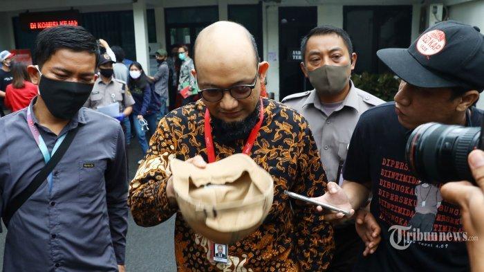 Novel Basewedan Dilaporkan Polisi Oleh Dewi Tanjung, Kasus Lama Pun Diungkit-ungkit