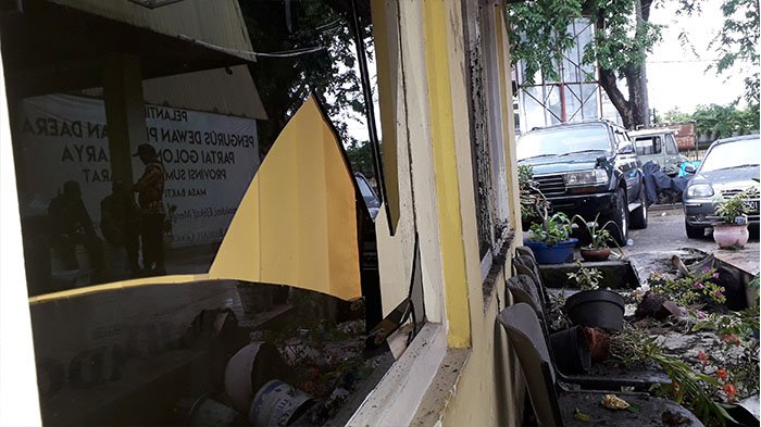 BREAKINGNEWS; Musda DPD Golkar Sijunjung Ricuh, Sejumlah Kaca dan Pot Bunga Berserakan