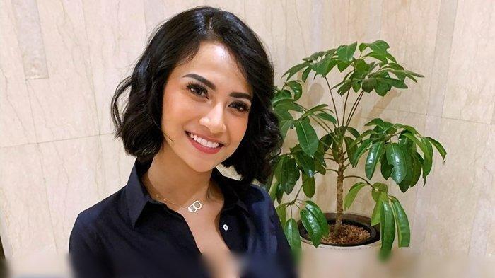 Pakai Tato, Vanessa Angel Jadi Sorotan saat Pamer Foto Manja di Atas Tumpukan Uang Rp100 Ribu Ini!