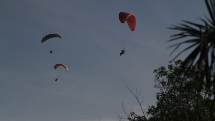 paramotor-berkeliling-diatas_20171214_091953.jpg