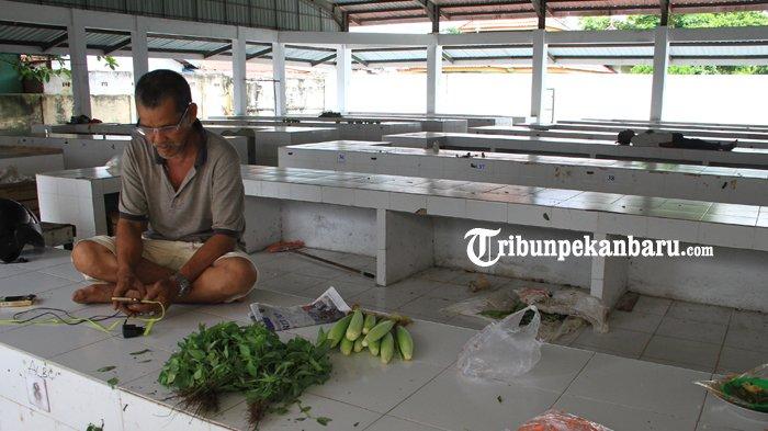 FOTO: Sepi Pembeli di Pasar Higienis Pedagang Kembali Berdagang di Pinggir Jalan - pasar-higienis1.jpg
