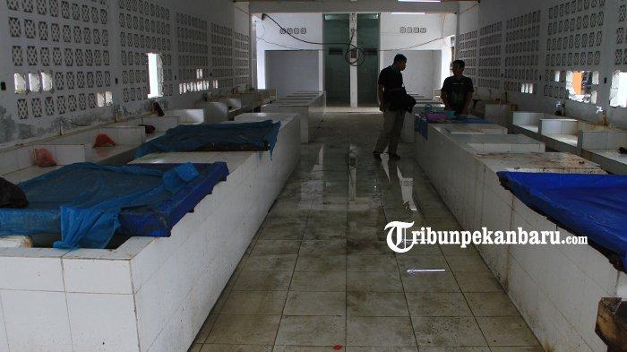 FOTO: Sepi Pembeli di Pasar Higienis Pedagang Kembali Berdagang di Pinggir Jalan - pasar-higienis3.jpg