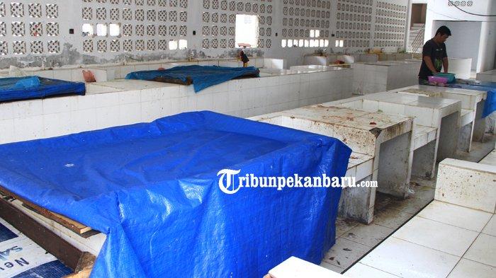 FOTO: Sepi Pembeli di Pasar Higienis Pedagang Kembali Berdagang di Pinggir Jalan - pasar-higienis4.jpg